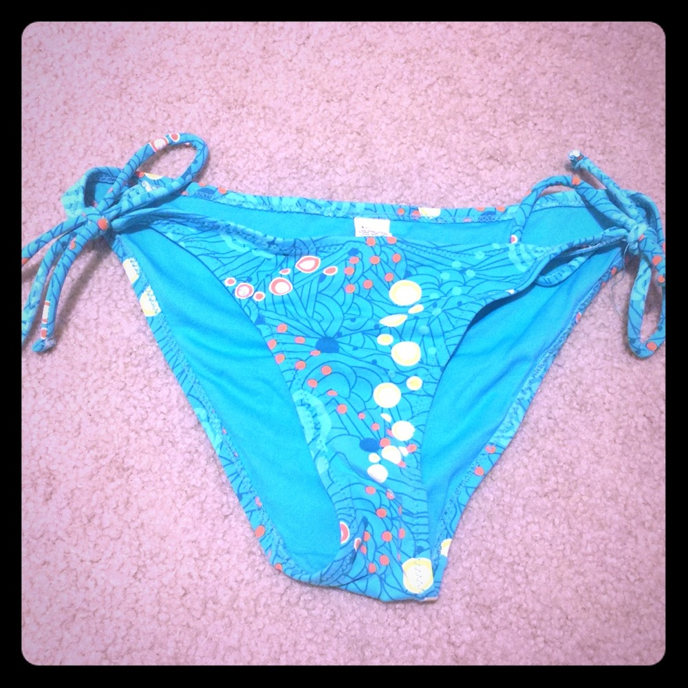 *FREE* bubbly pattern side-tie bikini bottoms